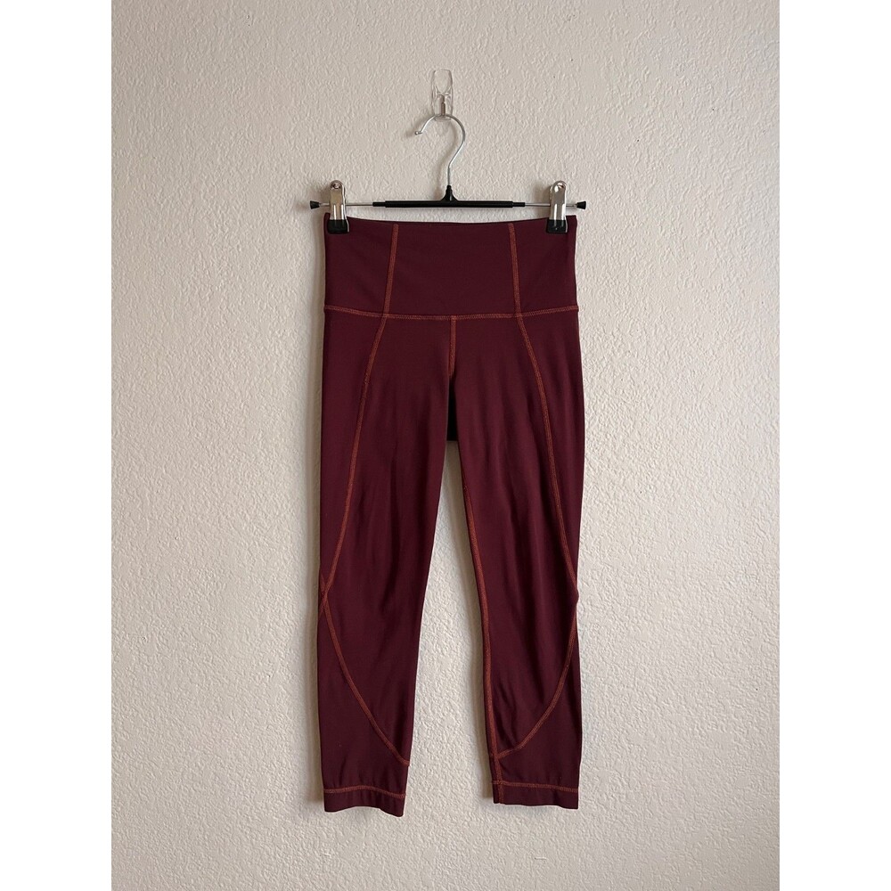 Athleta Salutation Capri in Maroon Size XXS